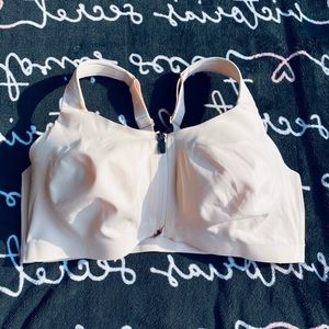 Victoria’s Secret incredible bra size 40 D